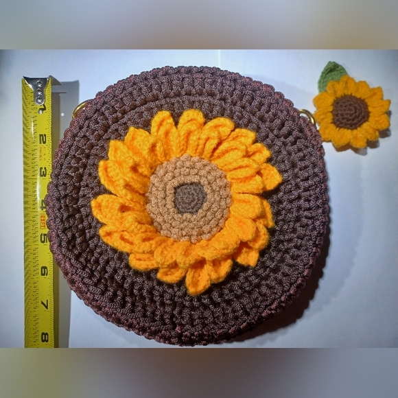 Sunflower Crochet Crossbody EUC - Picture 8 of 9